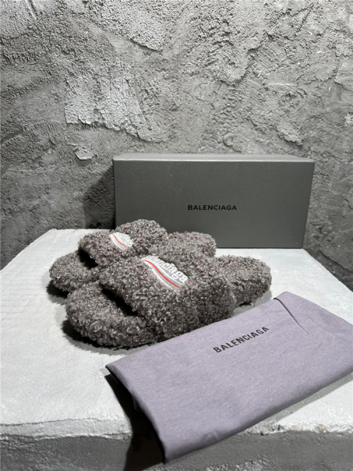 BLCG SLIPPERS