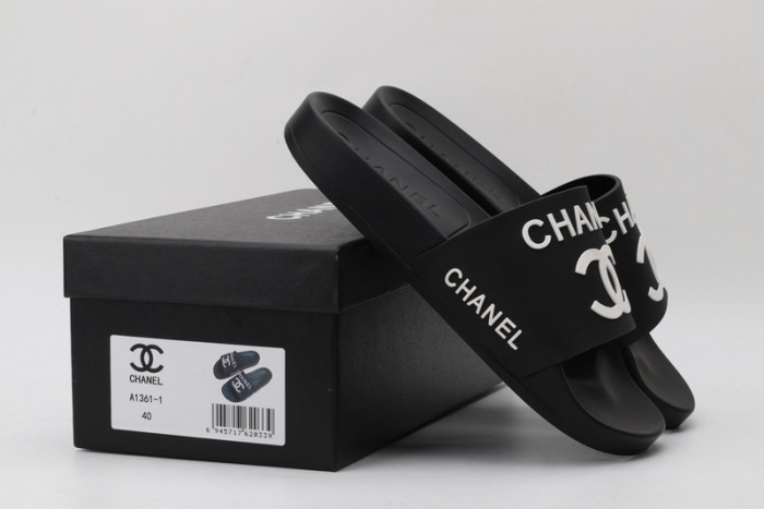 CH*NEL SLIPPERS