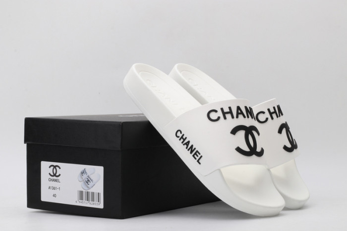 CH*NEL SLIPPERS